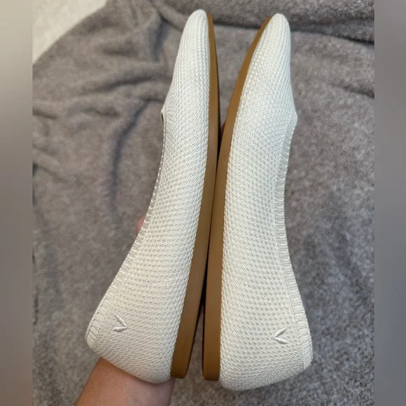 Vivaia Aria Pointed Toe Ballet Flats Cream Ivory Water Resistant Size 38.5/7.5 - Picture 7 of 7